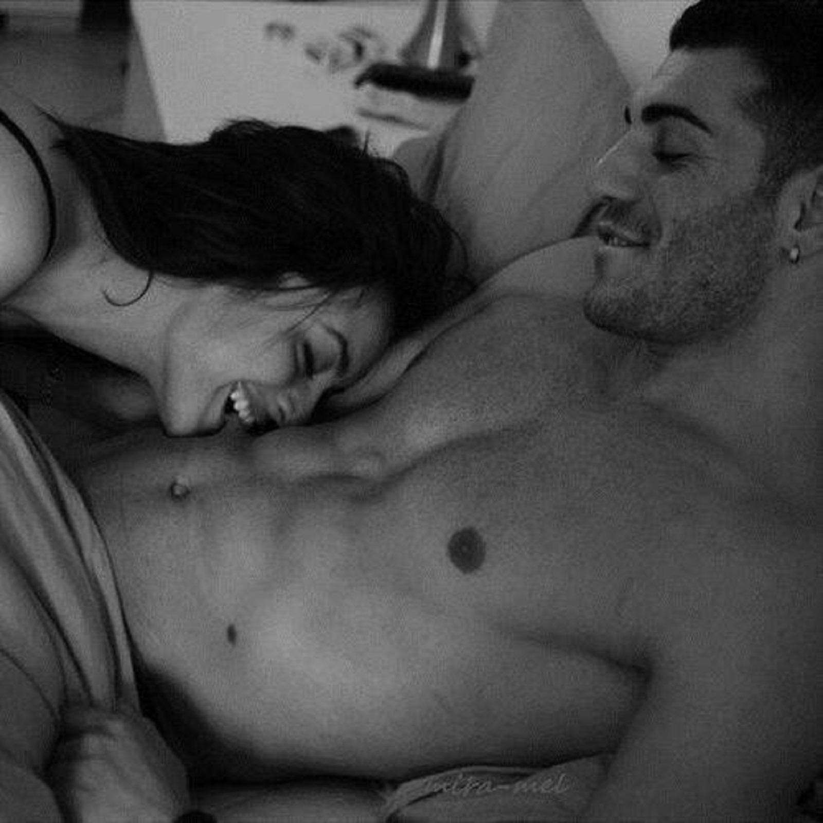 Парень целует грудь порно ⚡️ Найдено секс видео на altaifish.ru